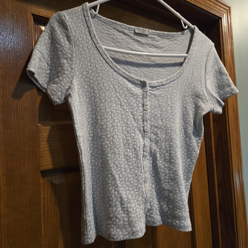 Brandy Melville Cream Fitted Button Down Shirt - Picture 15 of 15